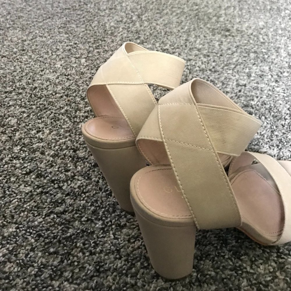 Heels - Picture 4 of 4